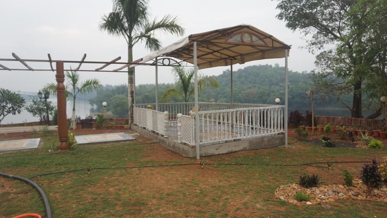 Sona Villa, The Lake Chalet Kudal  Luaran gambar