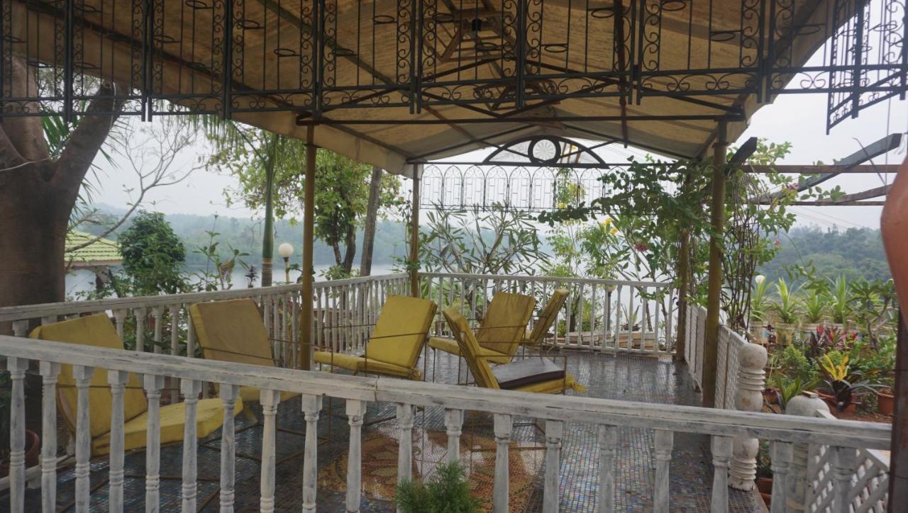 Sona Villa, The Lake Chalet Kudal  Luaran gambar