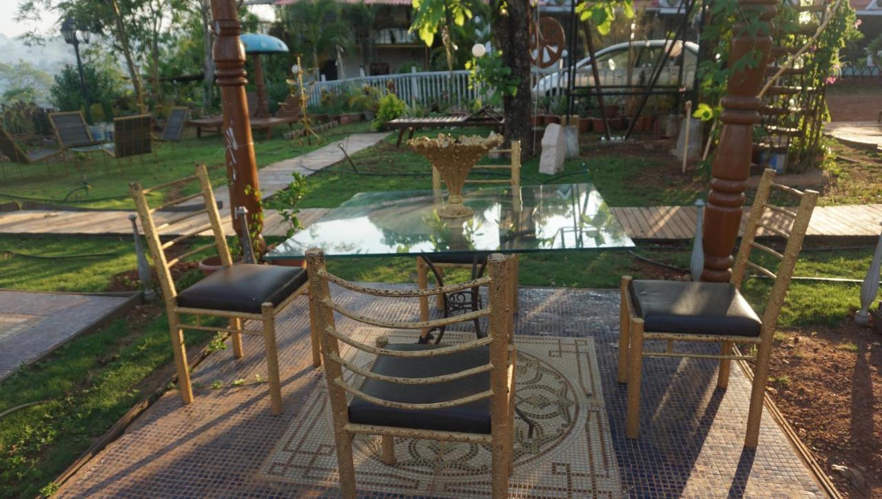 Sona Villa, The Lake Chalet Kudal  Luaran gambar