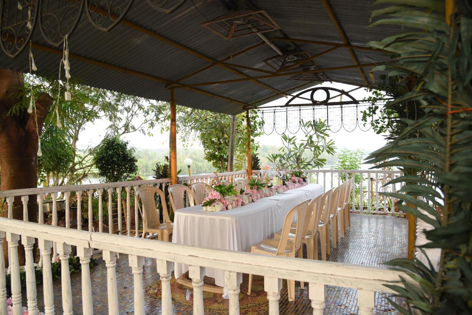 Sona Villa, The Lake Chalet Kudal  Luaran gambar