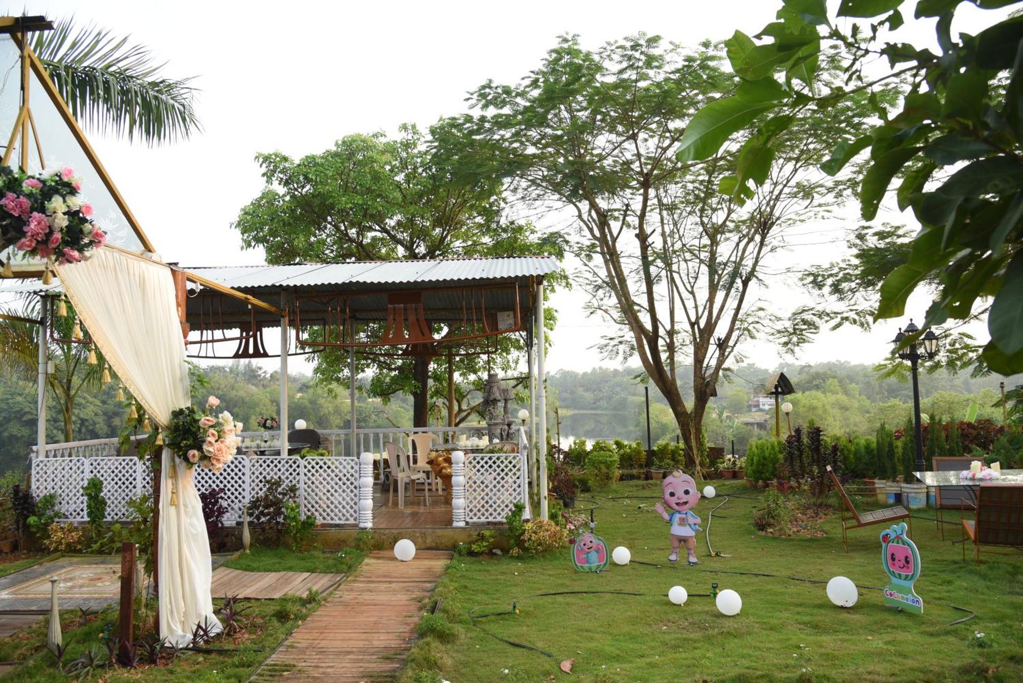 Sona Villa, The Lake Chalet Kudal  Luaran gambar