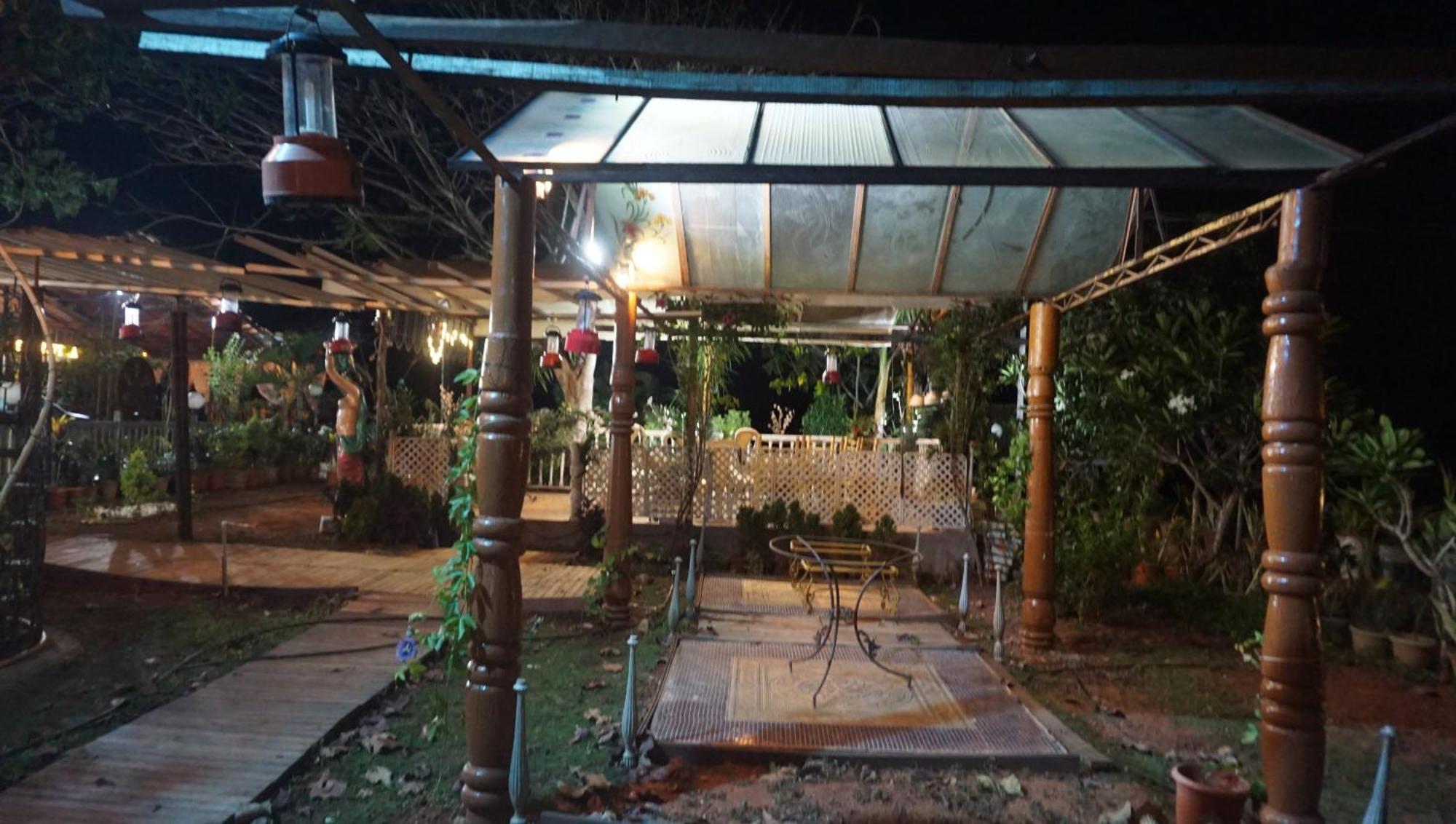 Sona Villa, The Lake Chalet Kudal  Luaran gambar