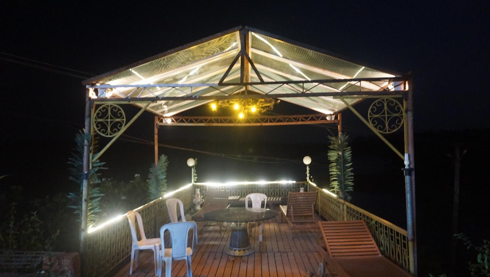 Sona Villa, The Lake Chalet Kudal  Luaran gambar