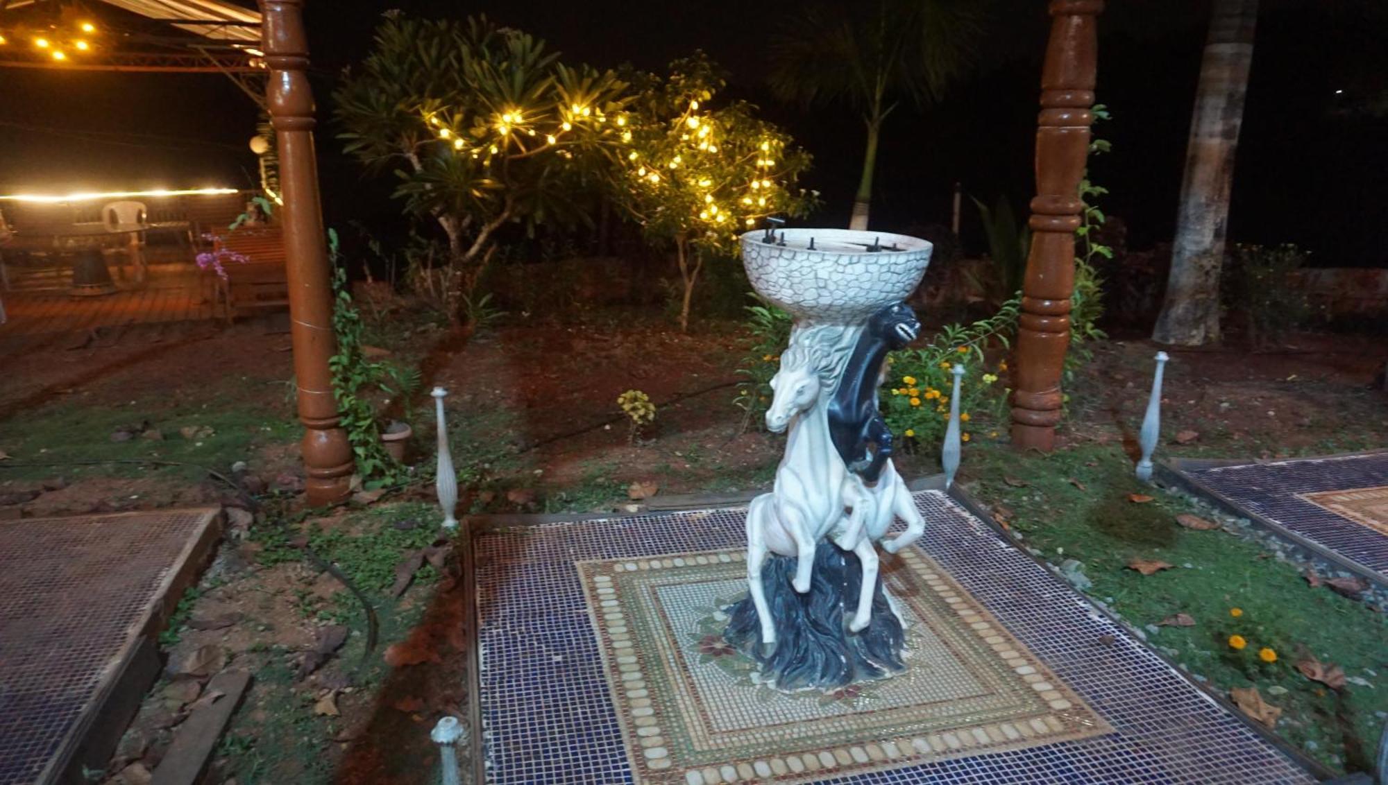 Sona Villa, The Lake Chalet Kudal  Luaran gambar