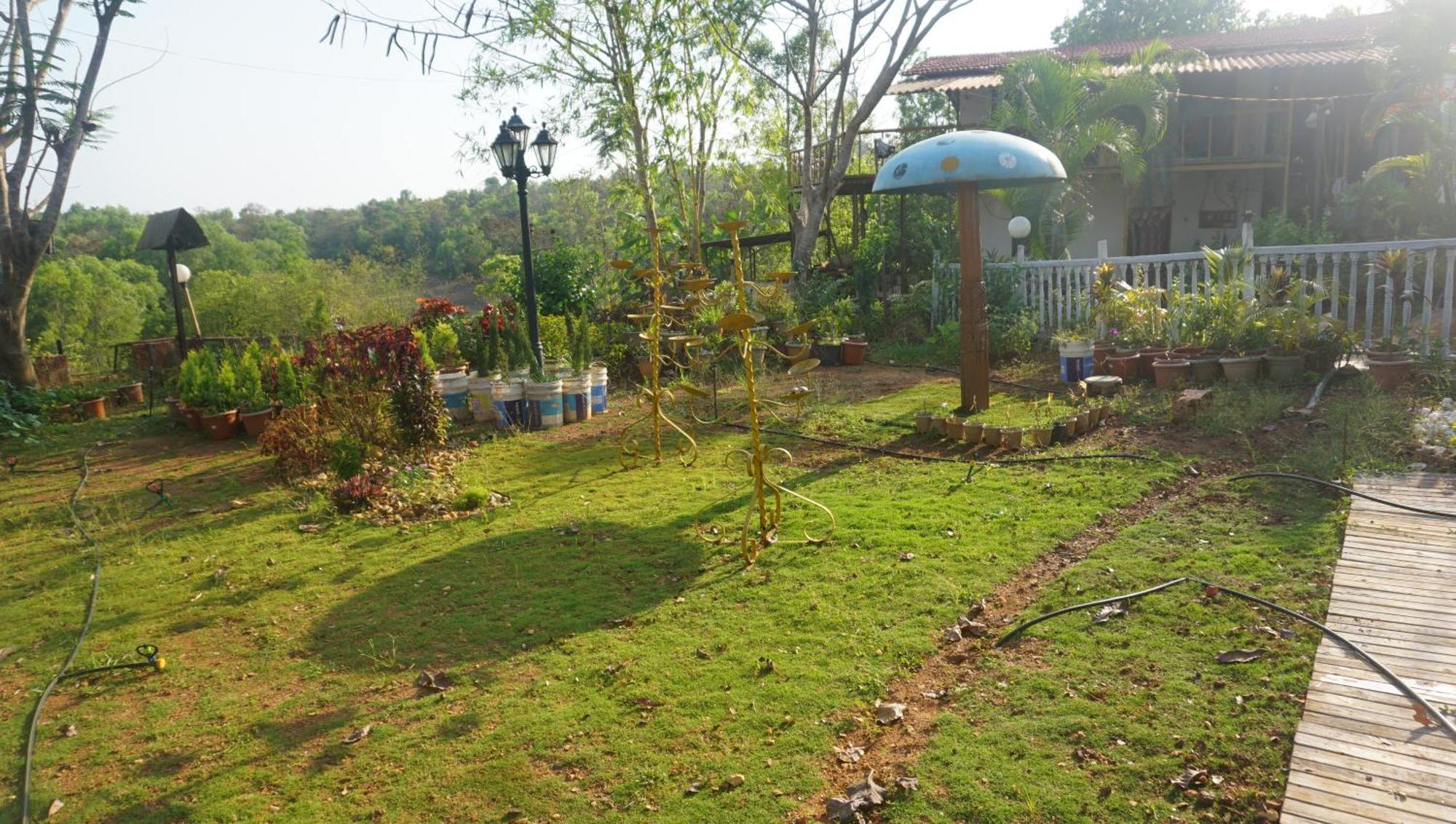 Sona Villa, The Lake Chalet Kudal  Luaran gambar