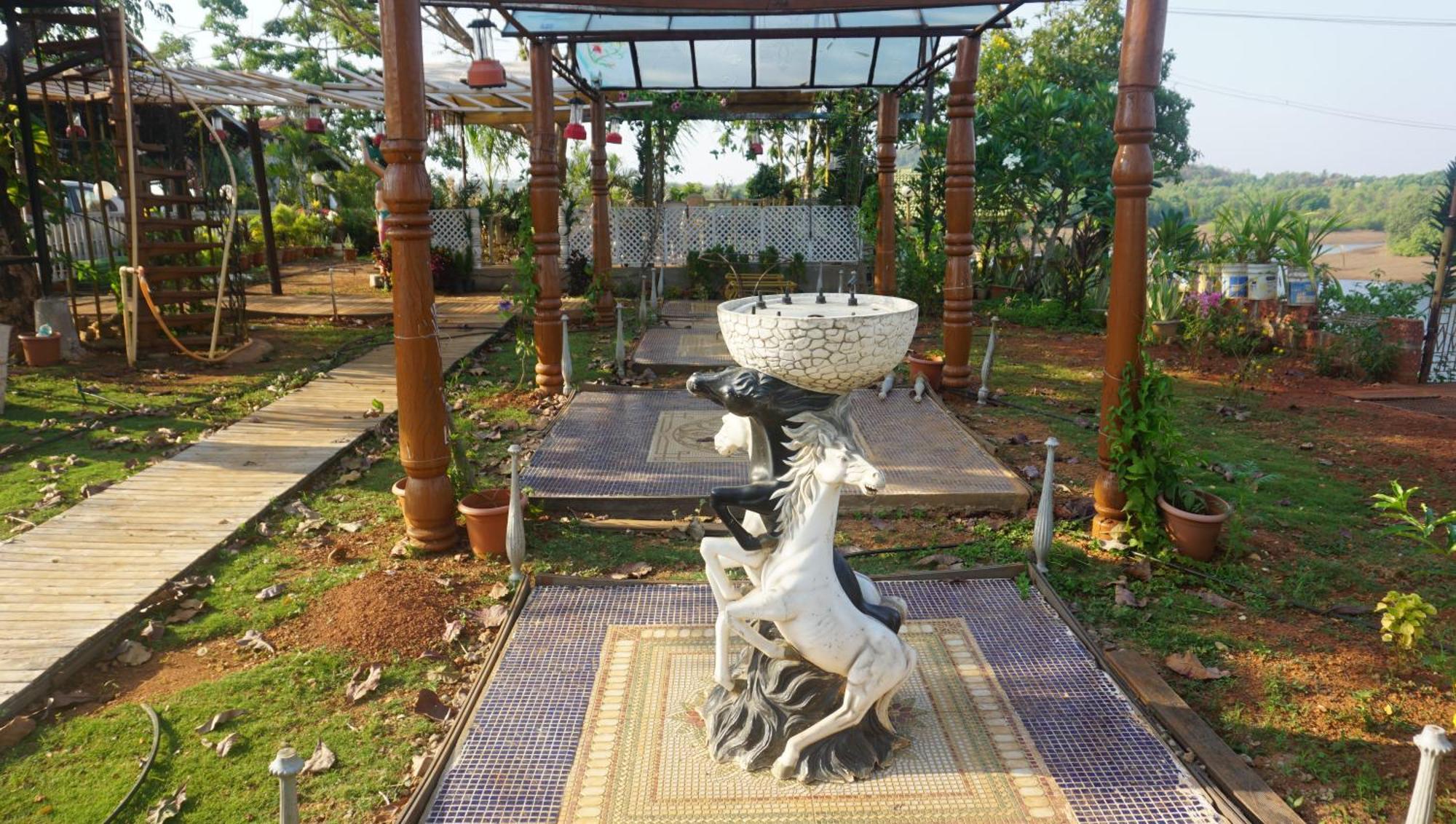 Sona Villa, The Lake Chalet Kudal  Luaran gambar
