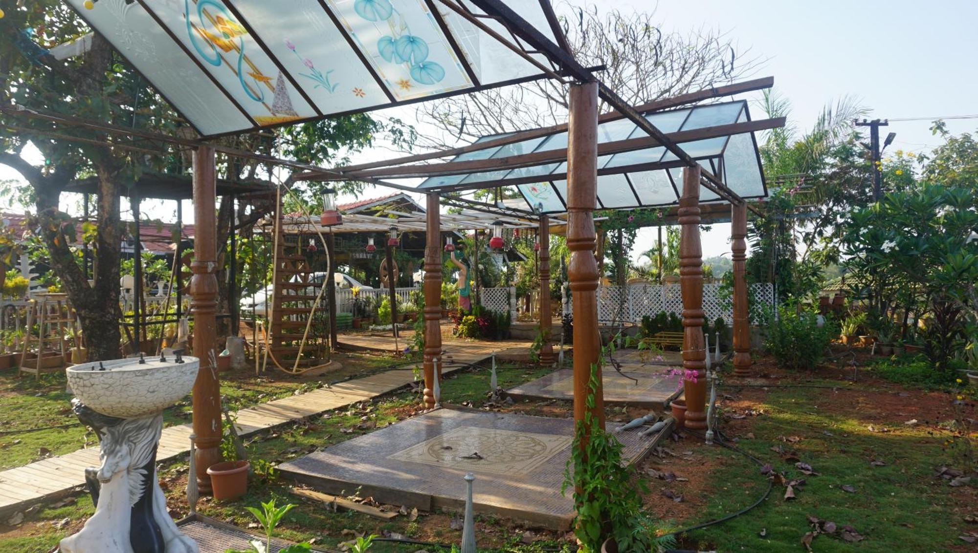 Sona Villa, The Lake Chalet Kudal  Luaran gambar