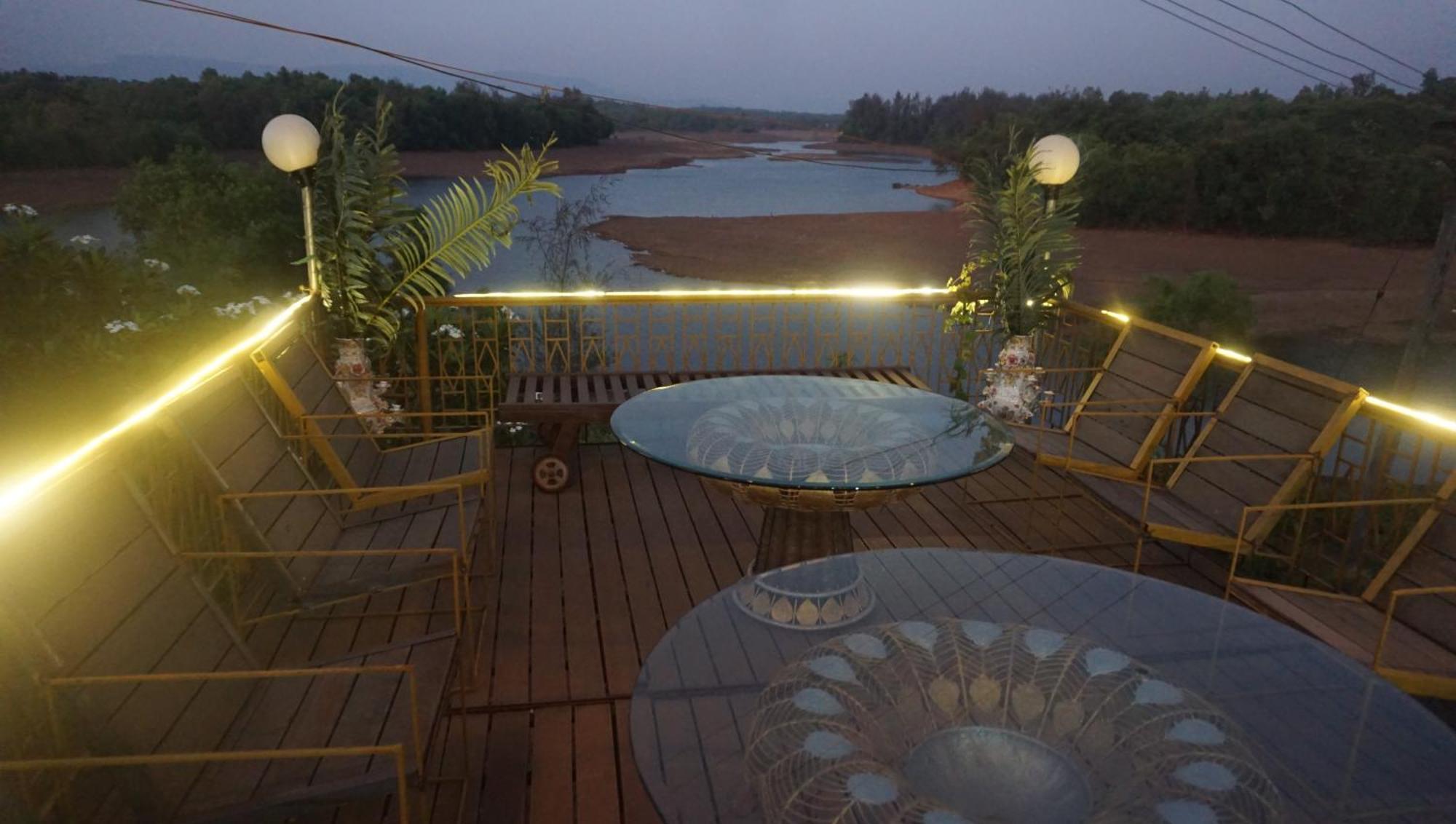 Sona Villa, The Lake Chalet Kudal  Luaran gambar