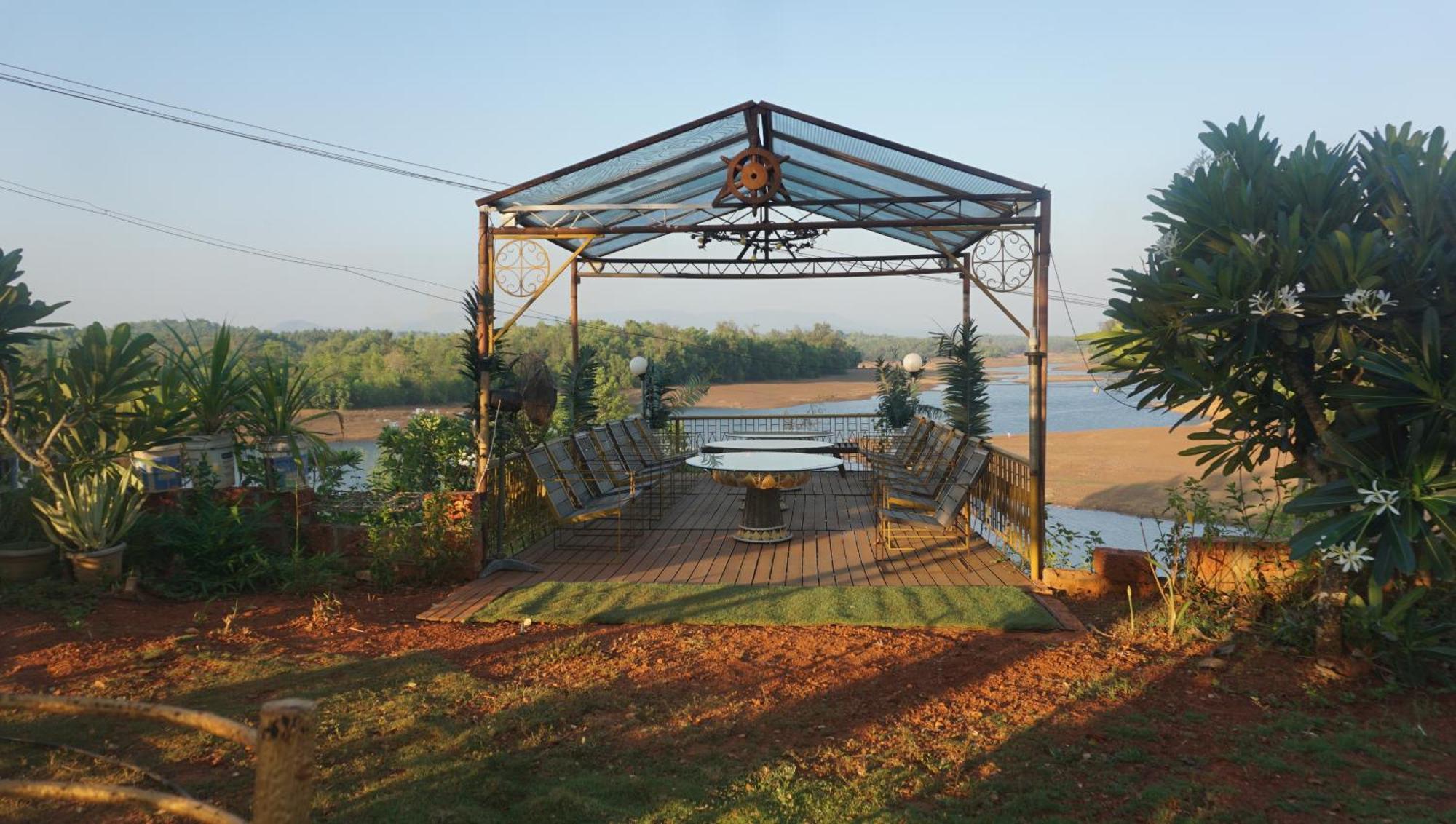 Sona Villa, The Lake Chalet Kudal  Luaran gambar
