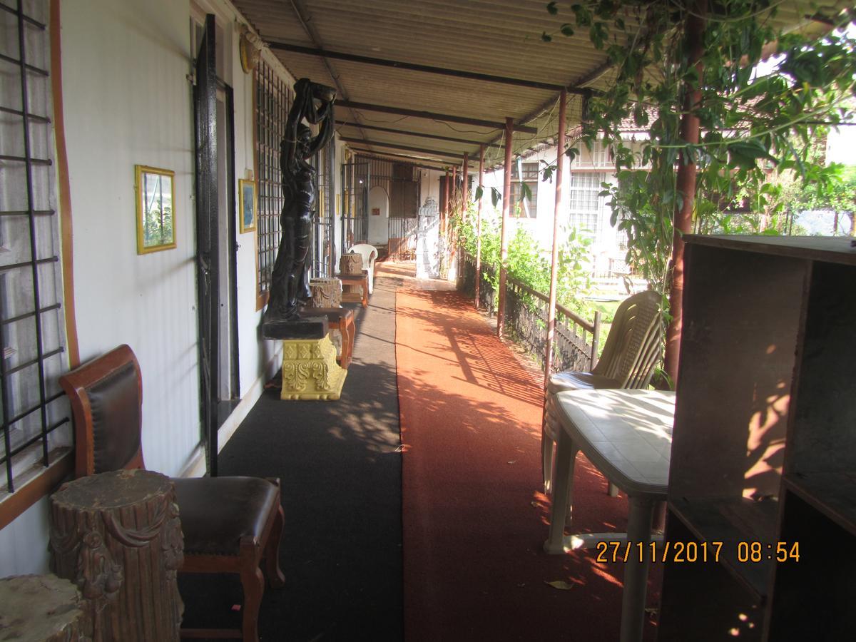 Sona Villa, The Lake Chalet Kudal  Luaran gambar