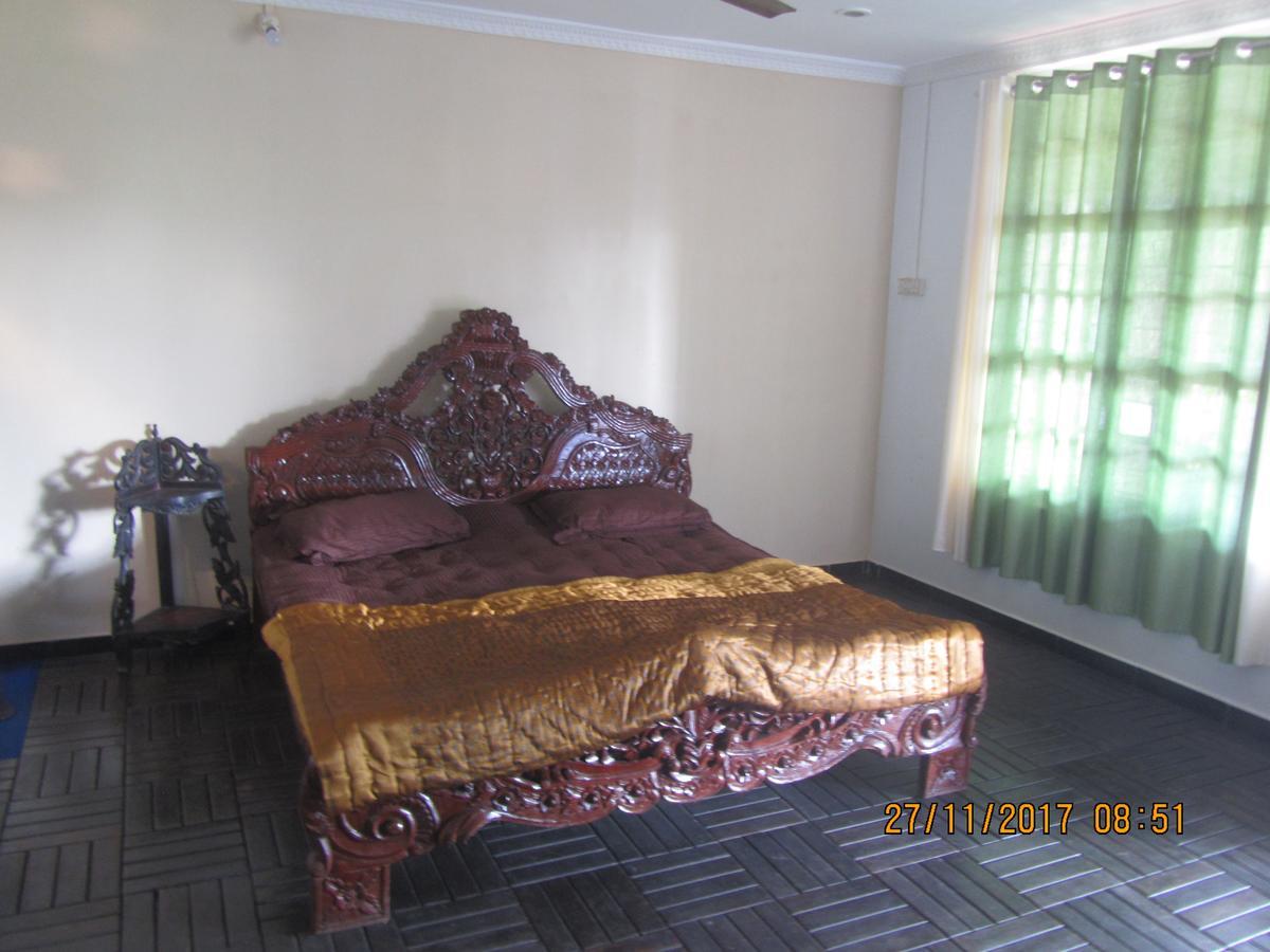 Sona Villa, The Lake Chalet Kudal  Luaran gambar