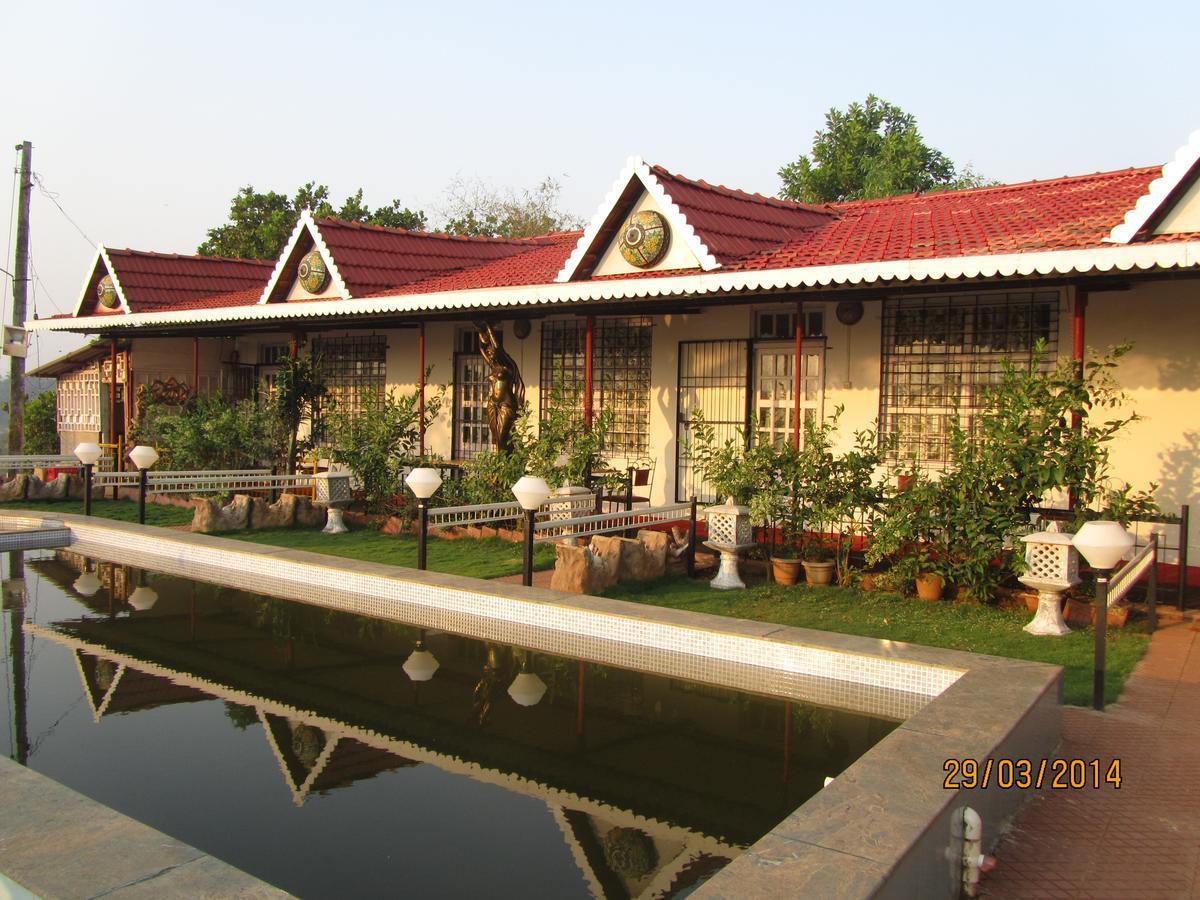 Sona Villa, The Lake Chalet Kudal  Luaran gambar