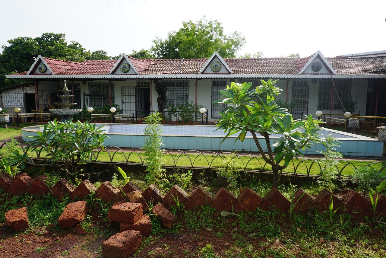 Sona Villa, The Lake Chalet Kudal  Luaran gambar