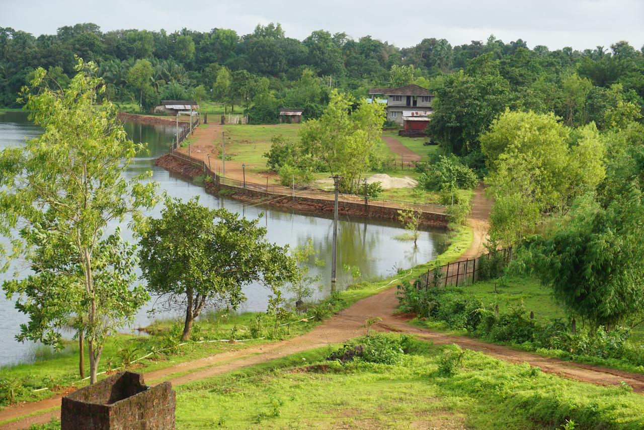 Sona Villa, The Lake Chalet Kudal  Luaran gambar