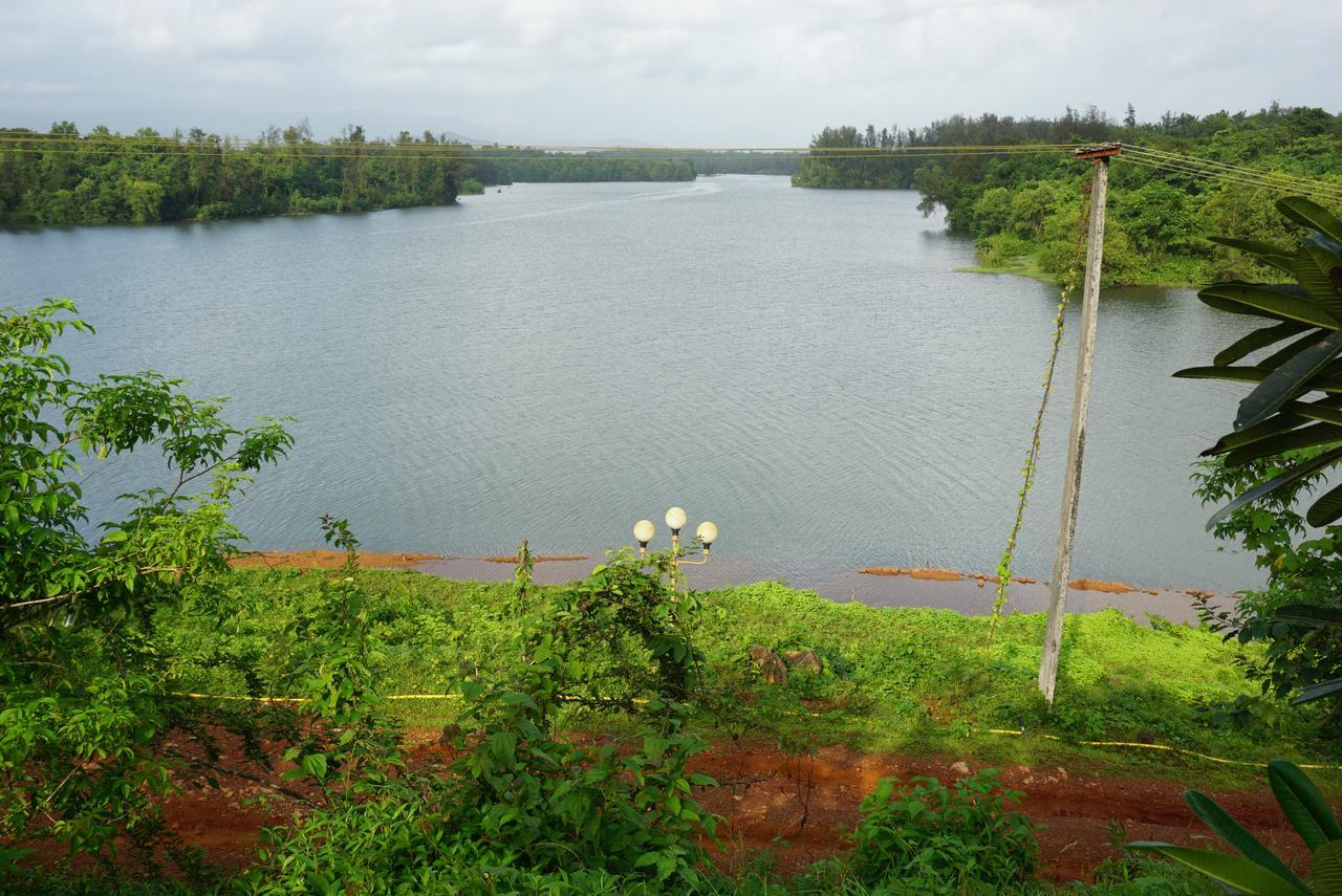 Sona Villa, The Lake Chalet Kudal  Luaran gambar