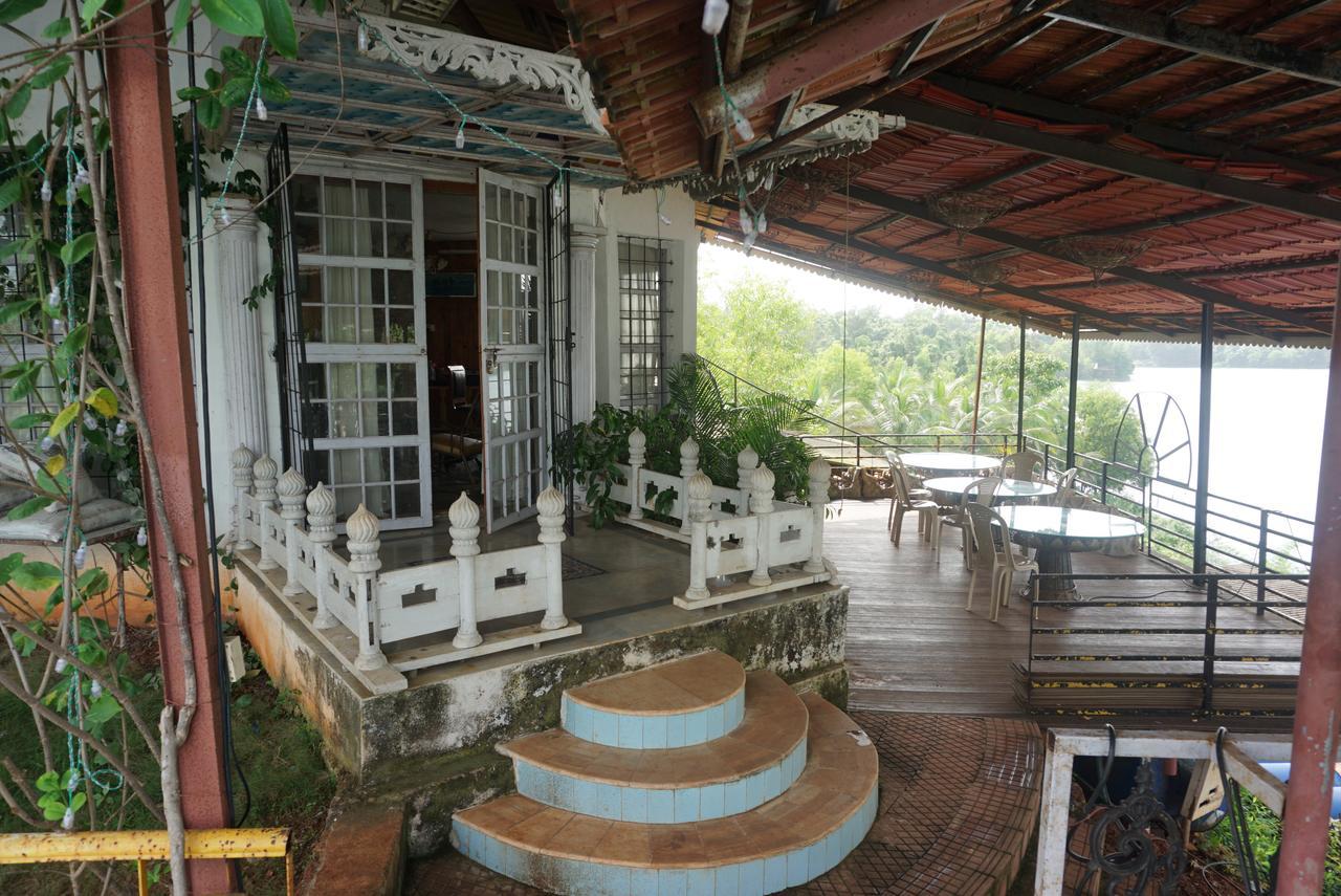 Sona Villa, The Lake Chalet Kudal  Luaran gambar